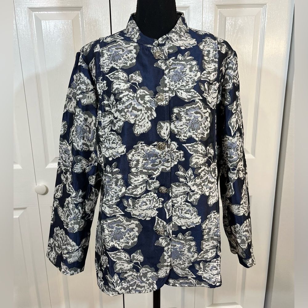 Tudor‎ Court Button Down Jacket